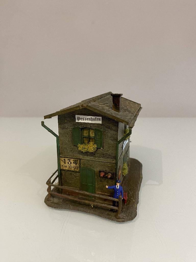 HO Pola 519 baanwachtershuisje (0412*), Hobby en Vrije tijd, Modeltreinen | H0, Overige merken, Gebruikt, Gelijkstroom of Wisselstroom