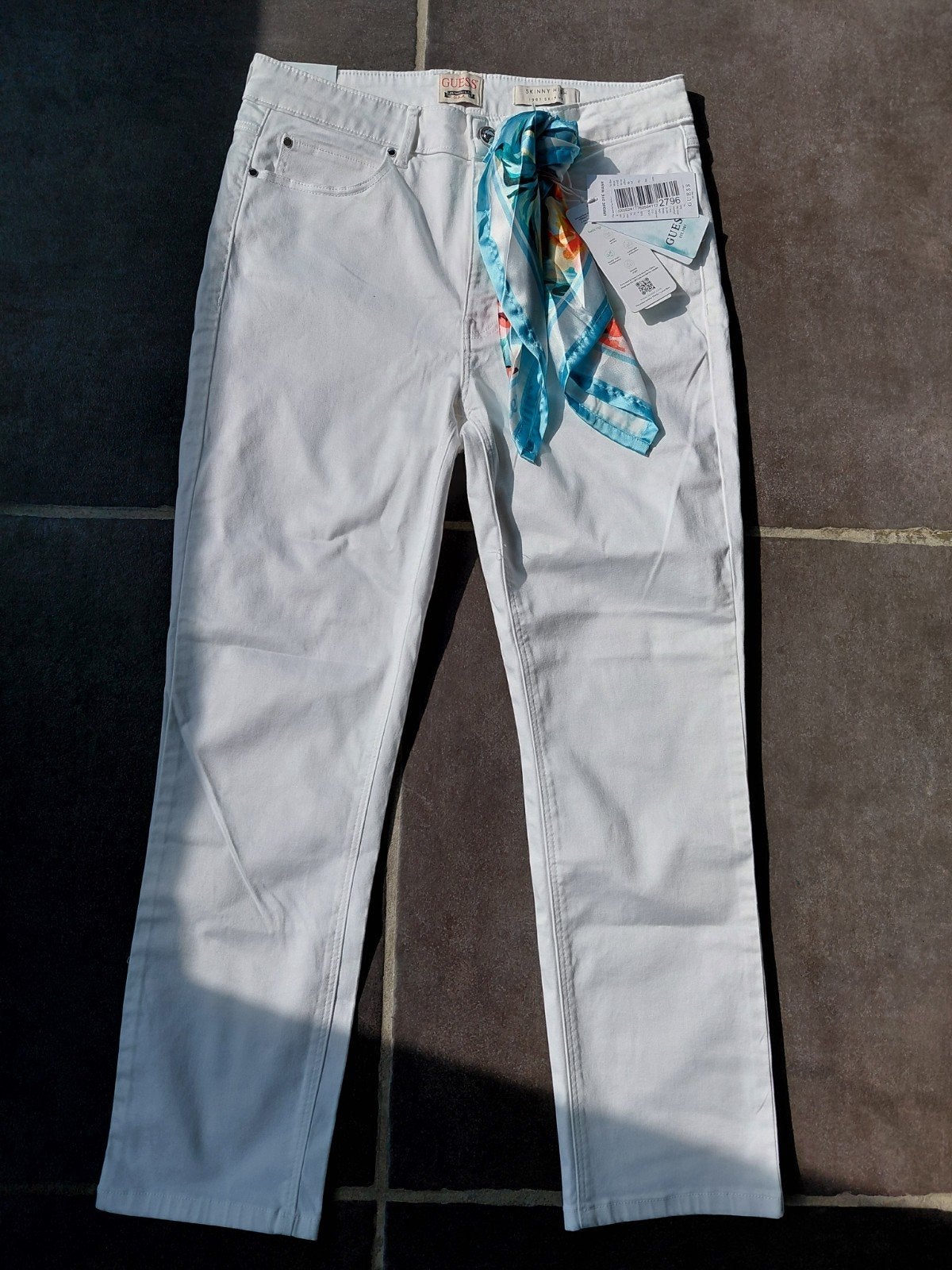 Broek guess nieuw, Ophalen