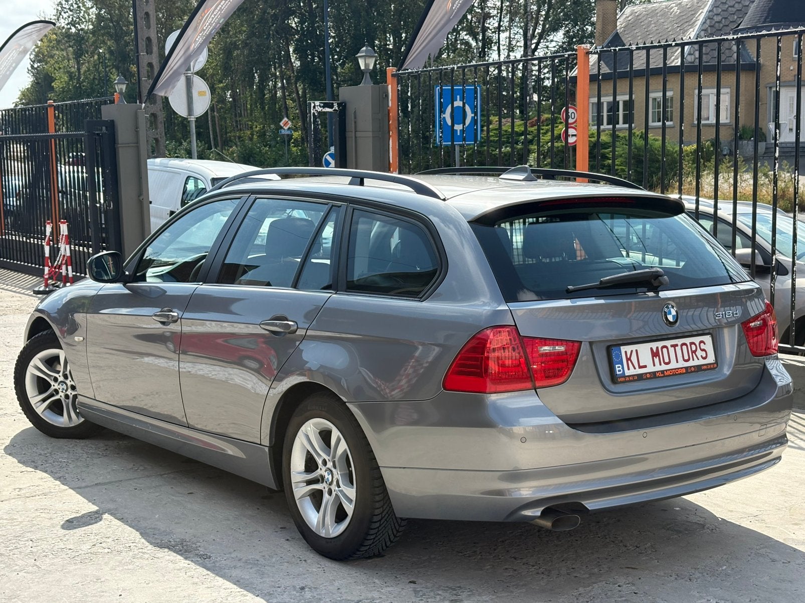 BMW 318D TOURING BOÎTE AUTOMATIQUE 2009 171 000KM EURO 5, Achat, Entreprise, Entretenue par le concessionnaire, Noir