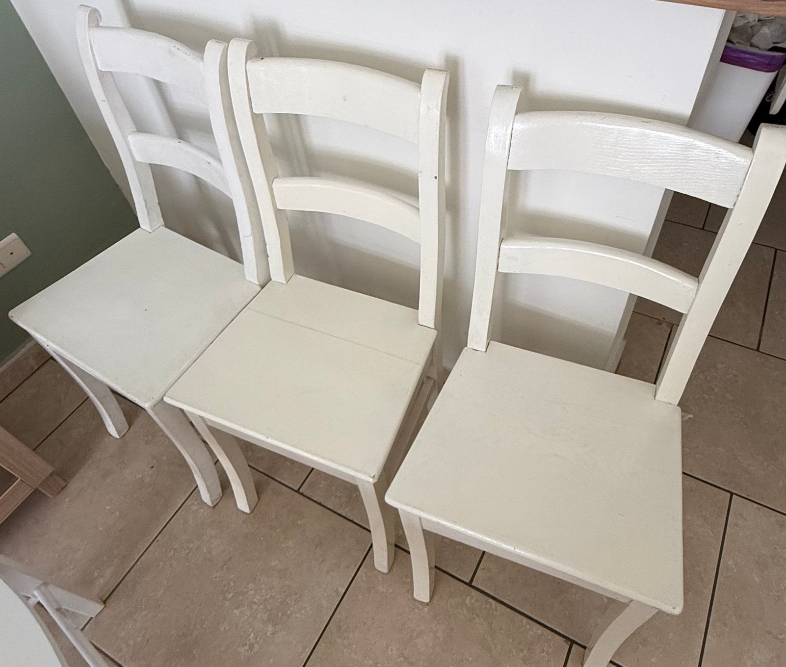 Lot de 5 chaises en bois blanches à donne à rafraîchir, Enlèvement, Utilisé, Bois