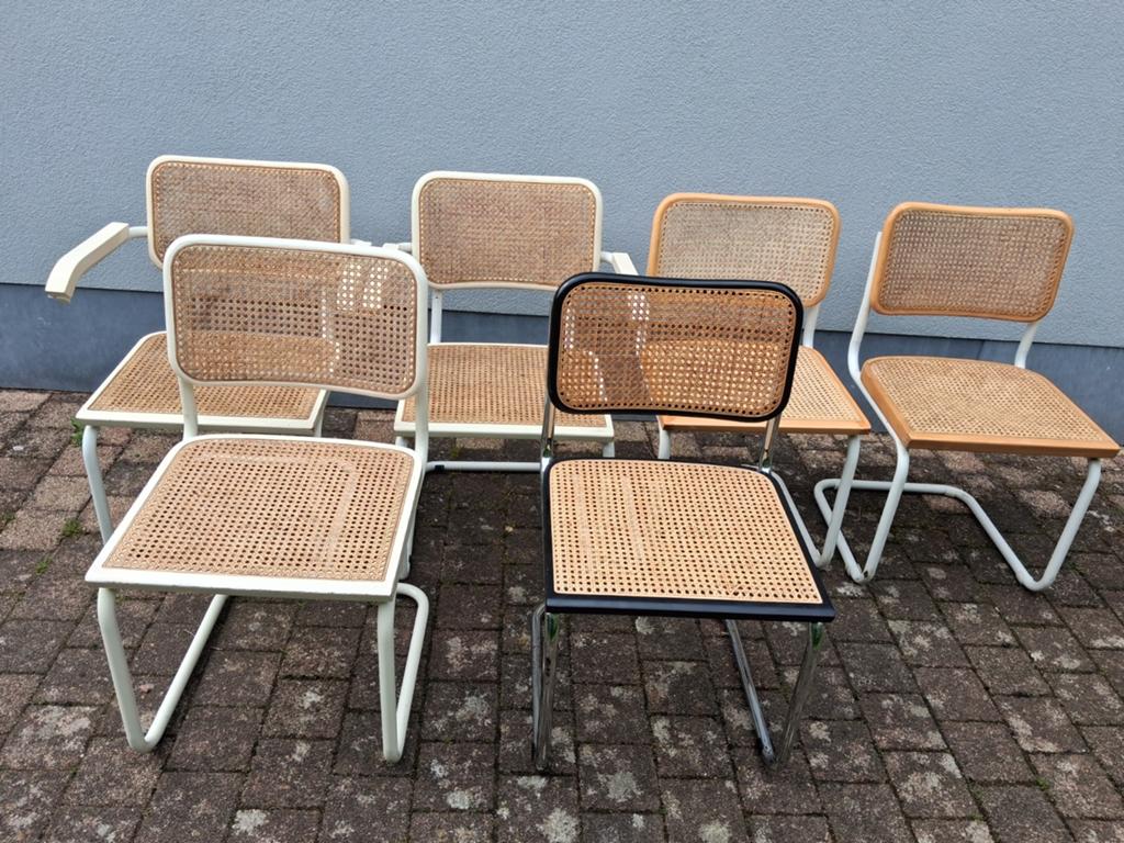 Différentes chaises modèle Cesca d'après Marcel Breuer, Enlèvement