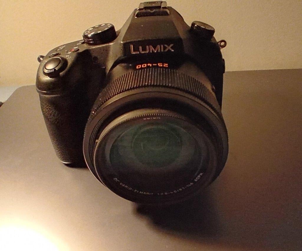 PANASONIC LUMIX FZ1000 COMPACTCAMERA, LADER EN 2 BATTERIJEN, Audio, Tv en Foto, Fotocamera's Digitaal, Zo goed als nieuw, Compact