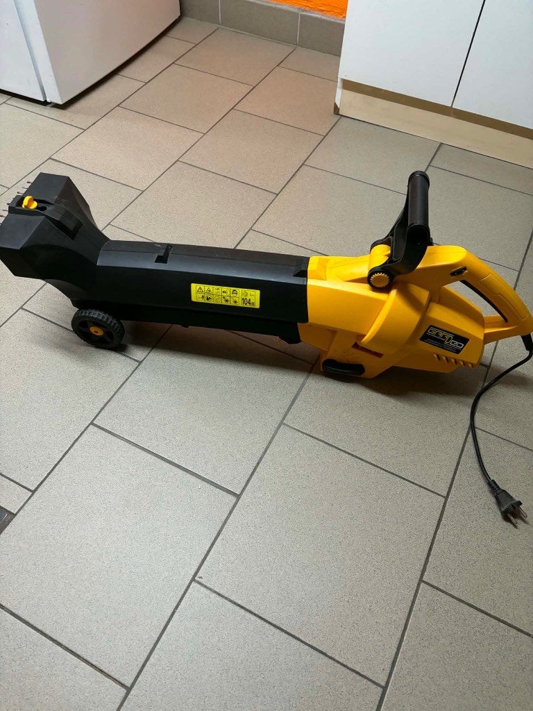 souffleur aspirateur de feuilles, Électrique, Avec sac de ramassage, Porté à la main, Comme neuf