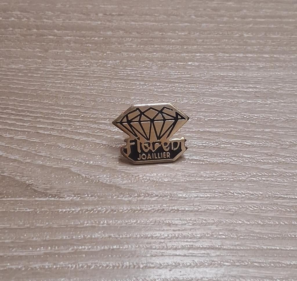 PIN - JOAILLIER - BIJOUTERIE - JUWELIER - DIAMANT, Verzenden, Gebruikt, Overige onderwerpen, Speldje of Pin