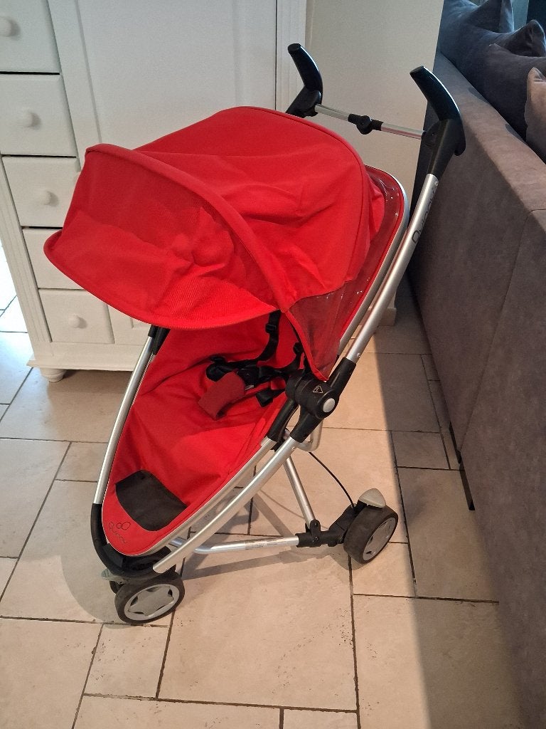 mooie buggy / reisbuggy quinny zapp extra rood, Enfants & Bébés, Enlèvement, Comme neuf, Quinny