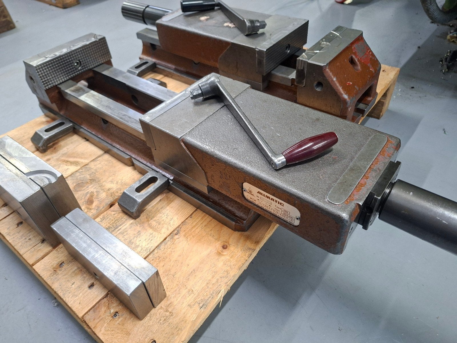 Étaux hydraulique Allmatic 160 mm + accessoires., Enlèvement