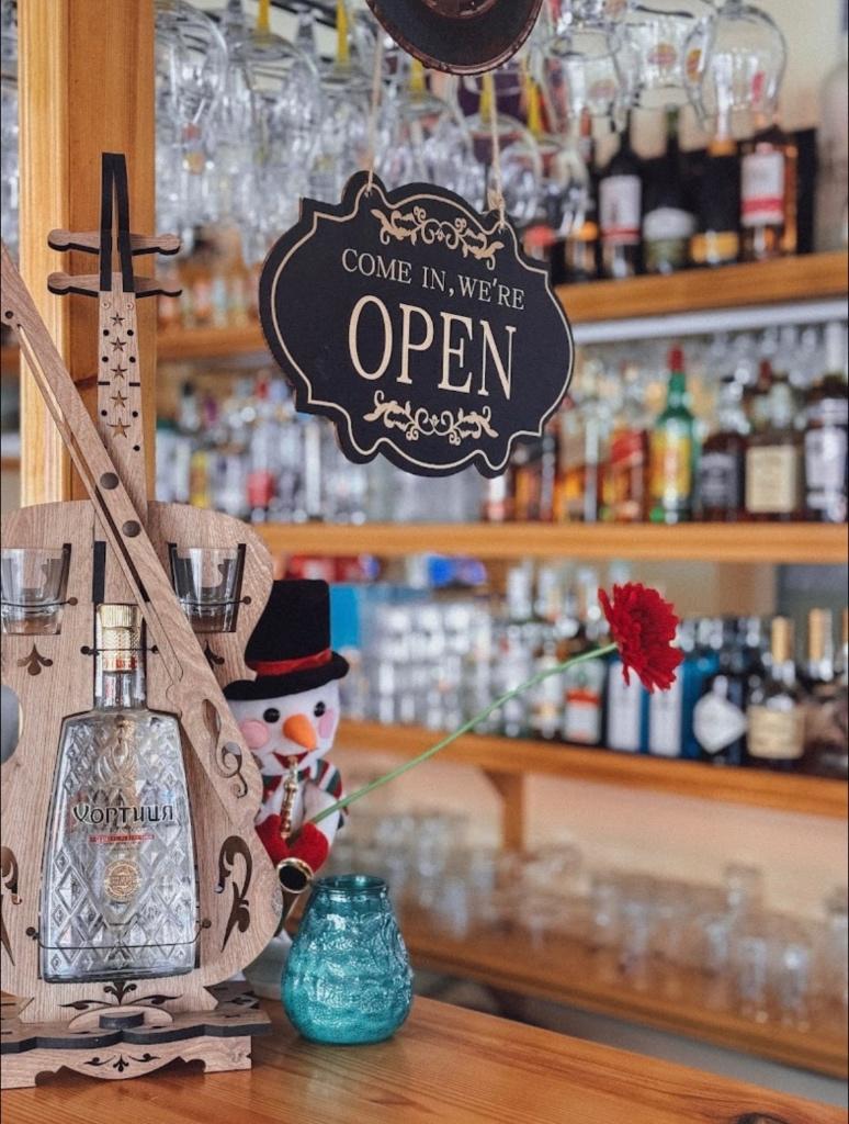 Recherche serveuse pour un café à Saint Josse, Offres d'emploi