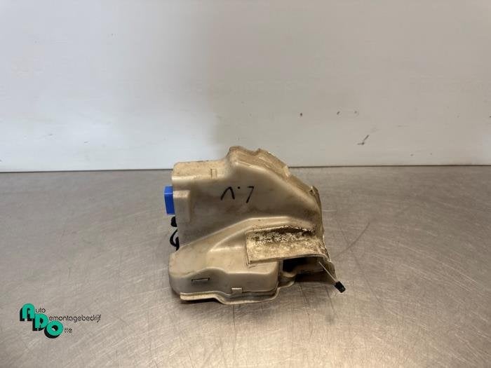 Serrure portière mécanique 2portes gauche d'un Volkswagen, Volkswagen, -, 3 mois de garantie, Utilisé
