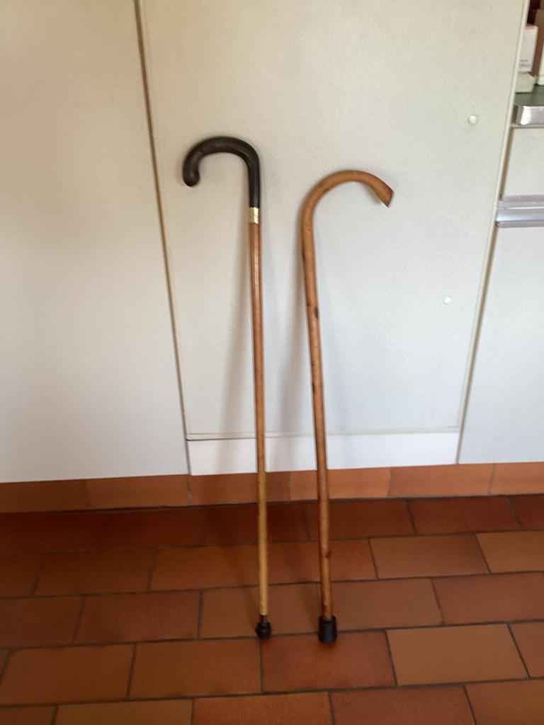 2 bâtons de marche en bois, Enlèvement ou Envoi, Utilisé