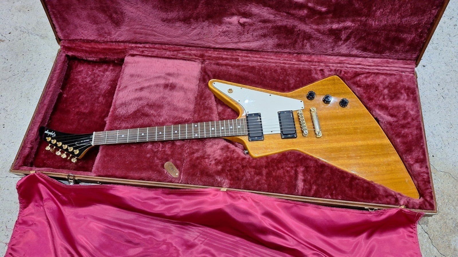 Epiphone 1958 Korina Explorer Limited edition