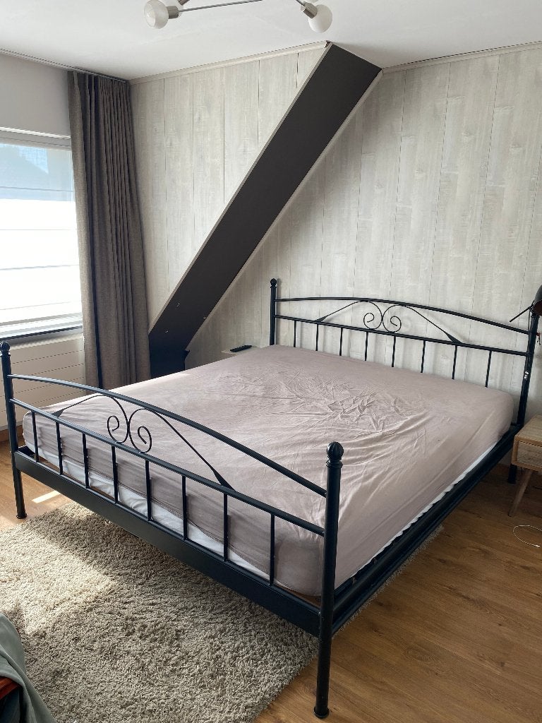 Bed frame + lattoflex 200cm op 180cm, Ophalen, Zwart, Tweepersoons, Zo goed als nieuw