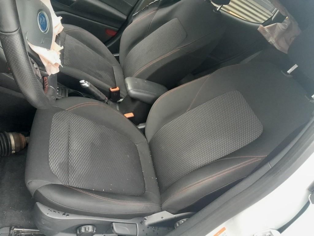 ACCOUDOIR CENTRAL Ford Fiesta 7 (01-2017/07-2023), Utilisé, Ford