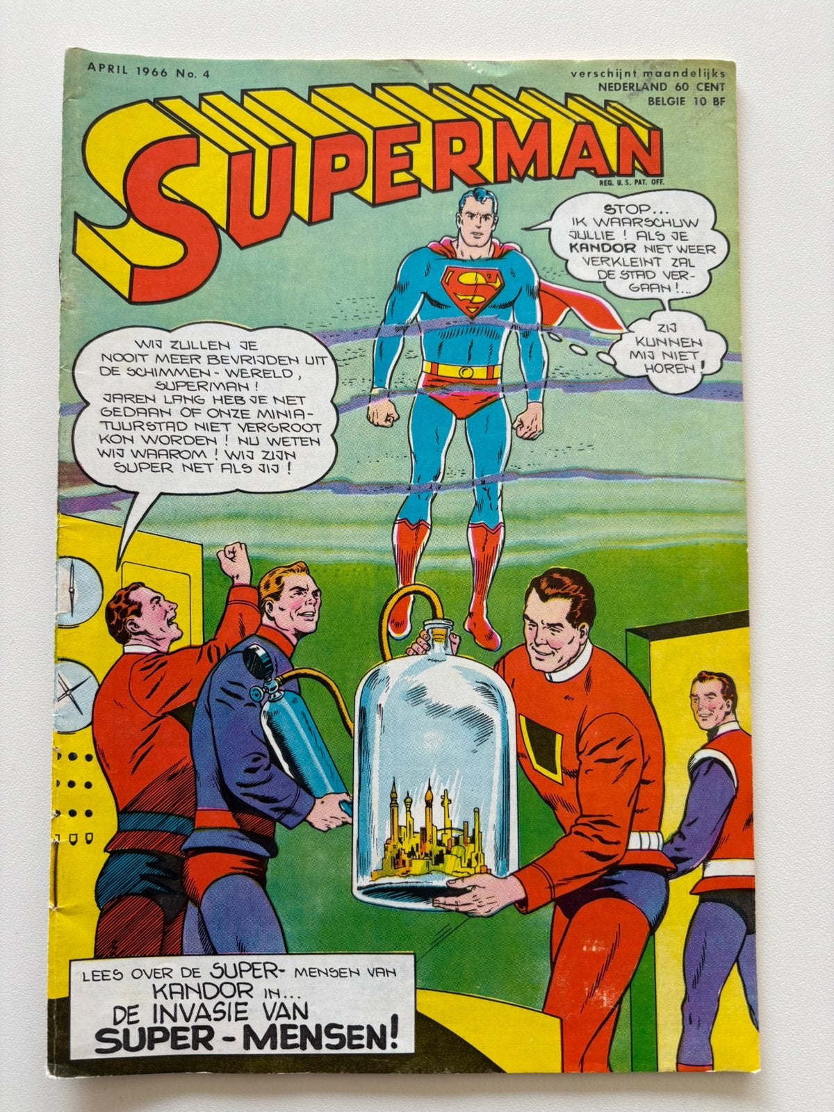 Superman strip uit april 1966 in zeer goede dtaat  Zwart wit, Eén comic, Ophalen, Gelezen