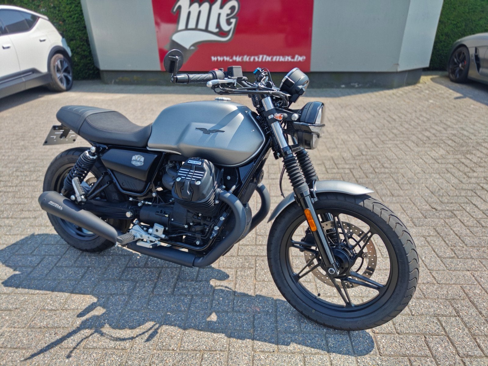 Moto Guzzi V7 2023 8000km, Motoren, Motoren | Moto Guzzi, Bedrijf, Naked bike, meer dan 35 kW, 2 cilinders, Motorrijbewijs A, ABS