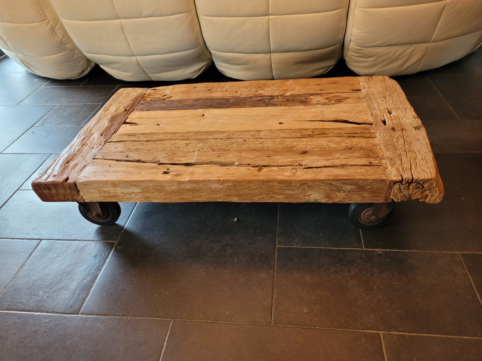 Rustieke houten salontafel, Ophalen