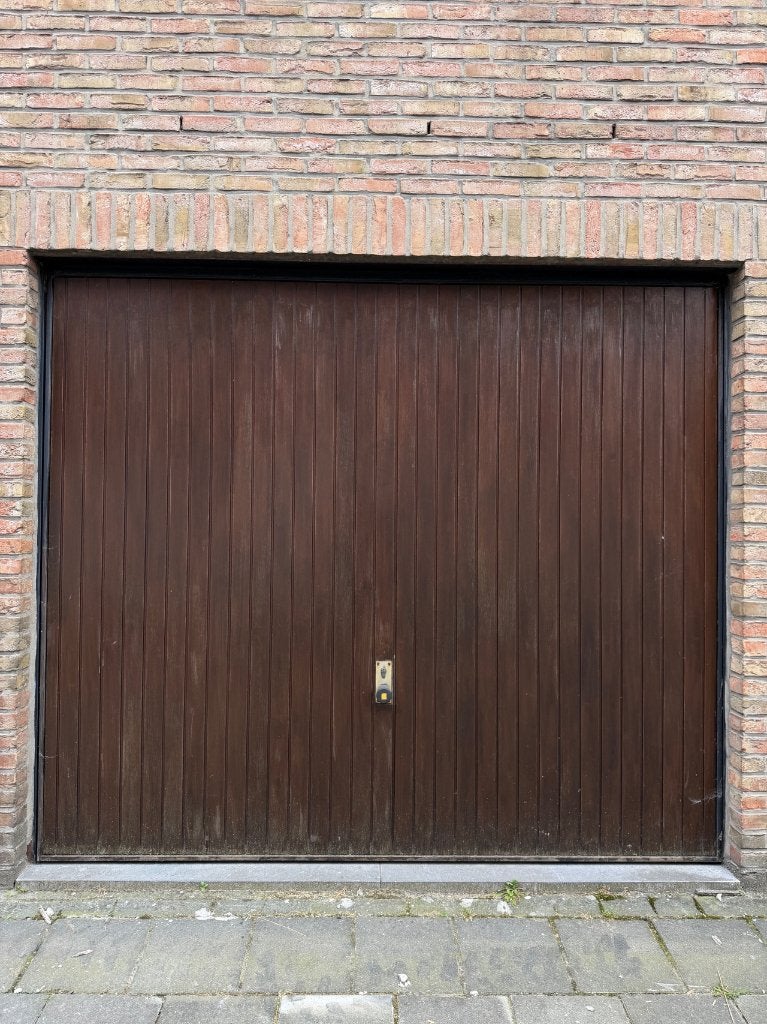 TE HUUR: ruime inpandige garage in centrum Ieper, Immo, Provincie West-Vlaanderen