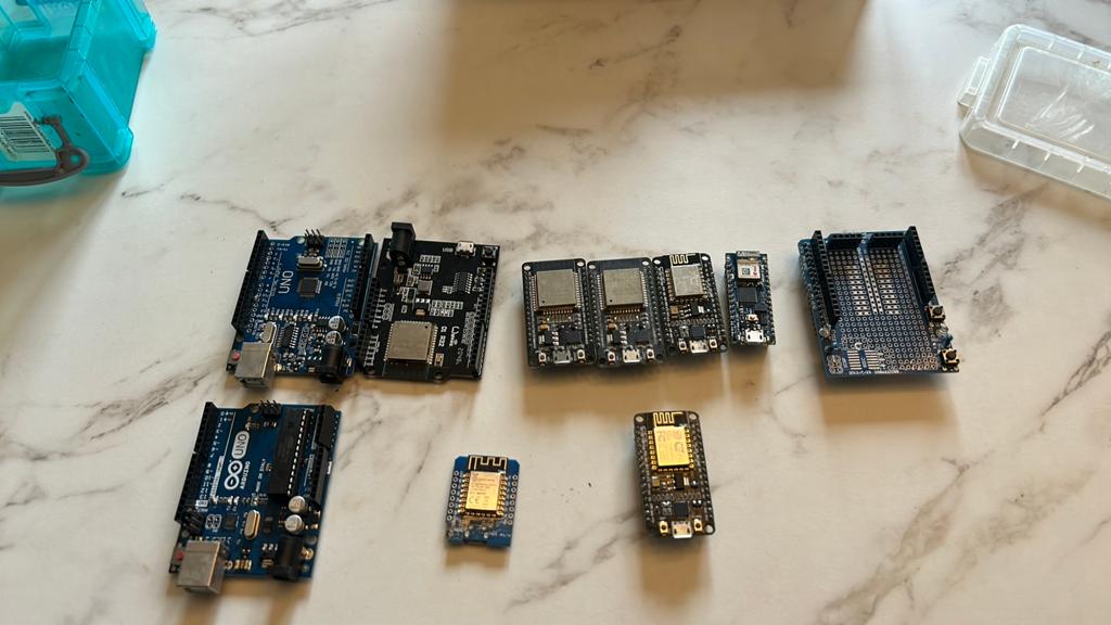 Verschillende microcontrollers, Hobby en Vrije tijd, Elektronica-componenten, Ophalen