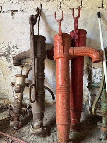 handwaterpomp, Ophalen