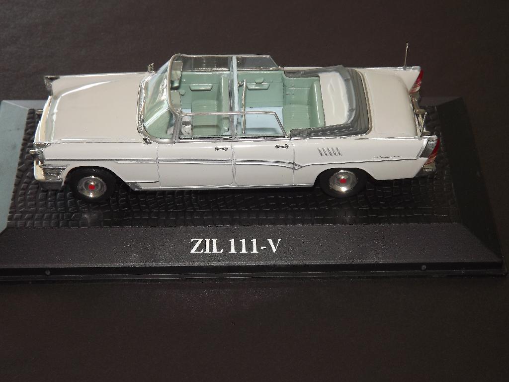 ZIL 111-V, Hobby en Vrije tijd, Modelauto's | Overige schalen, Ophalen of Verzenden, Zo goed als nieuw, Auto