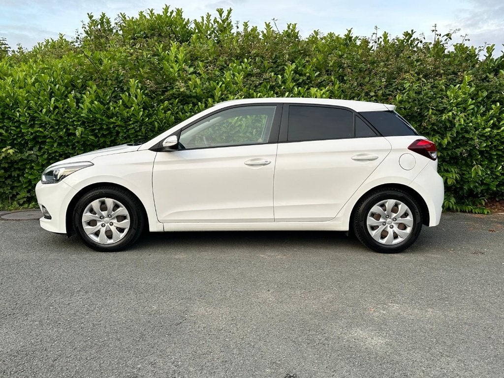 Hyundai i20 Automatique 1.4 Essence €6b  Airco 93:000km prop, 144 g/km, Euro 6, Entreprise, Carnet d'entretien