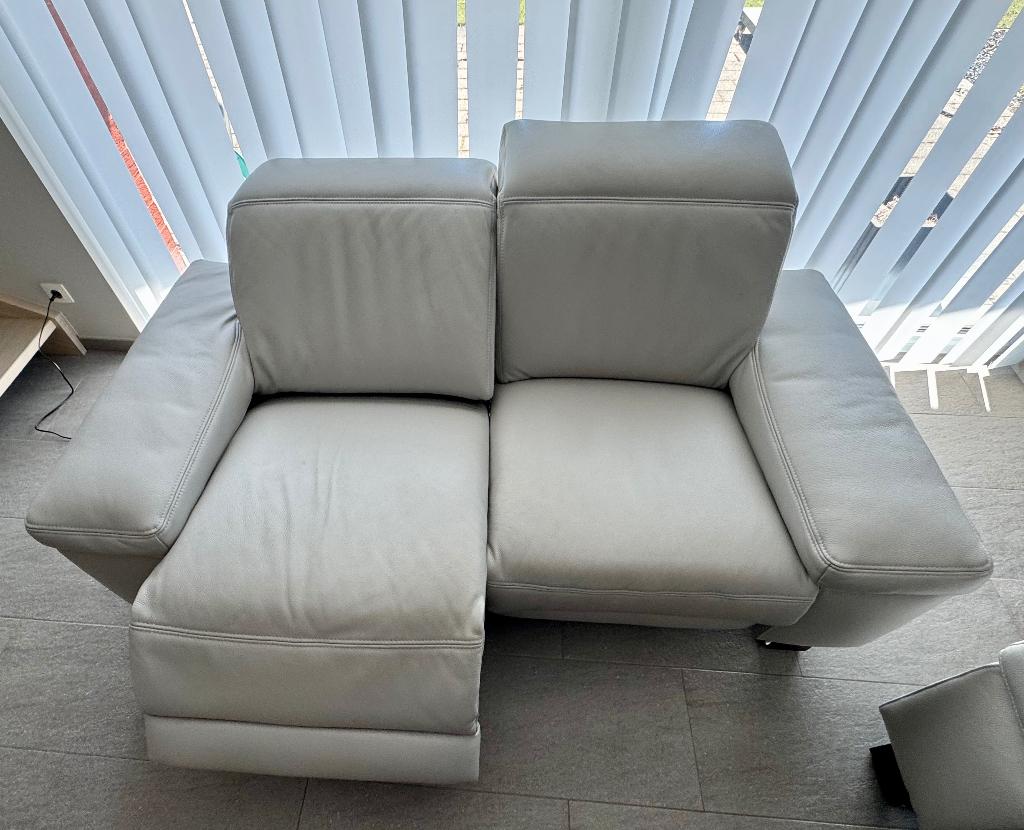 2 lederen 2-zit sofa's, verstelbaar, Huis en Inrichting, Zetels | Zetels en Chaises Longues, Ophalen, Zo goed als nieuw, Tweepersoons