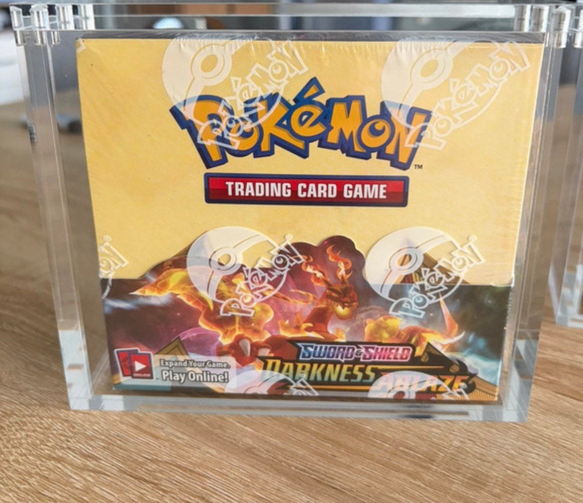 SWSH Darkness ablaze booster box + acryl, Ophalen of Verzenden, Zo goed als nieuw, Booster