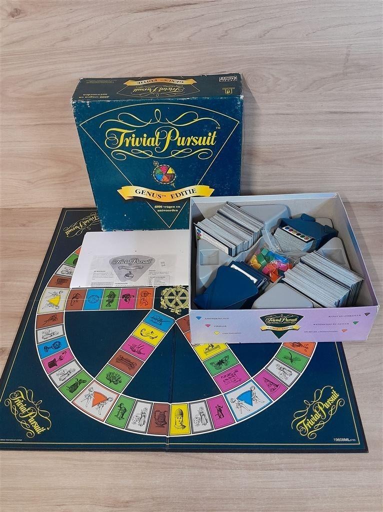 Trivial Pursuit - genus editie - triviant - s5592, Hobby en Vrije tijd, Verzenden, Zo goed als nieuw