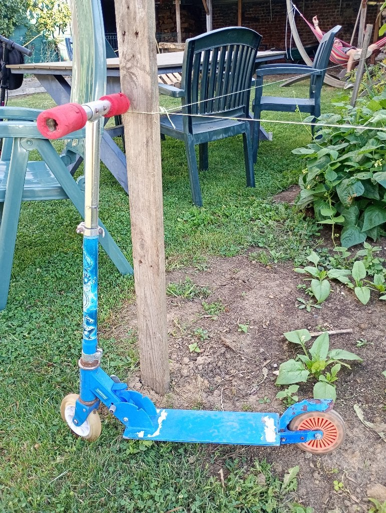 gratis kleuterstep, Fietsen en Brommers, Ophalen, Gebruikt, Gewone step