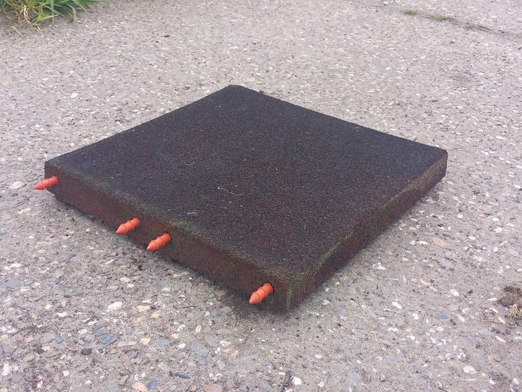268 Rubber tegels 50x50x7, Weidegang