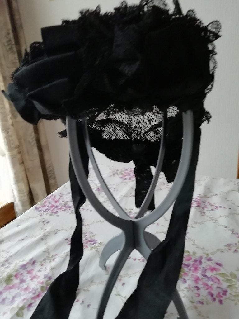 Ancienne coiffe sandrinette en dentelle noire de 1900., Enlèvement ou Envoi, Utilisé