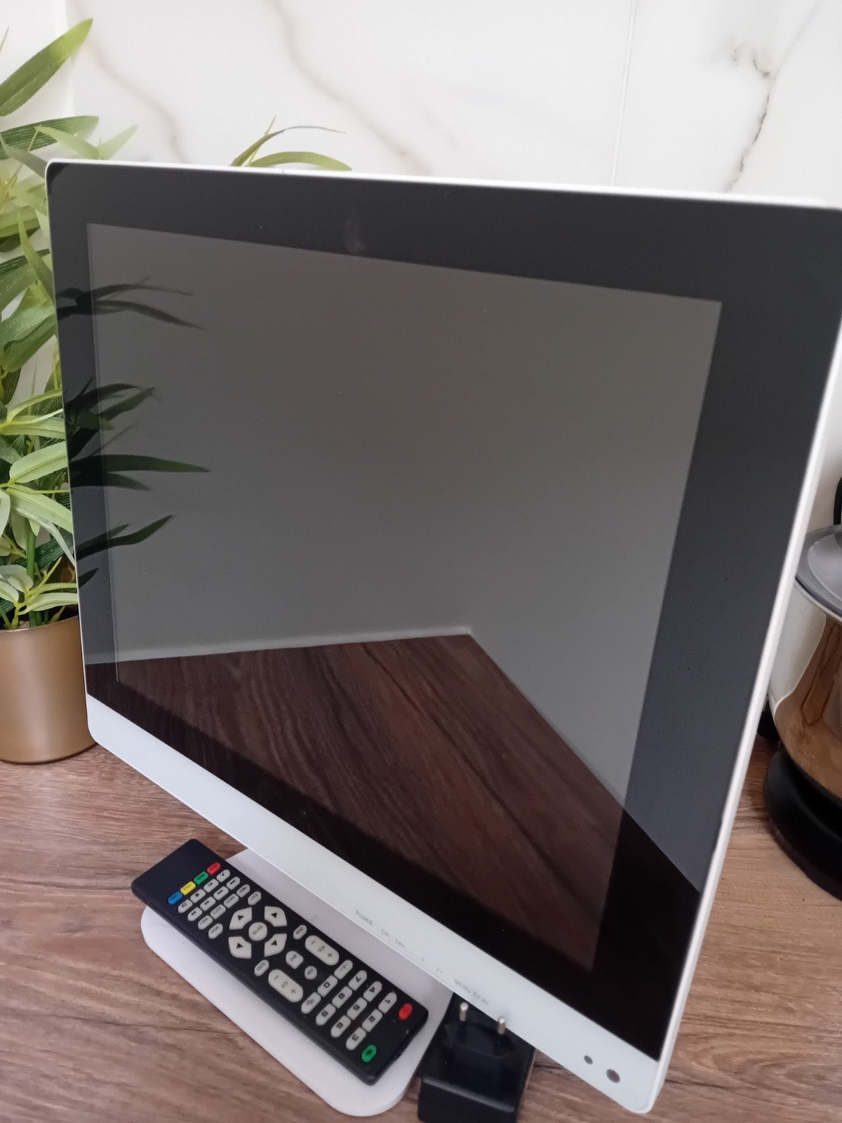 Softech tv/PC voor herstelling MAG WEG VOOR EEN PRIJSJE!!!, Audio, Tv en Foto, Vintage Televisies, Ophalen