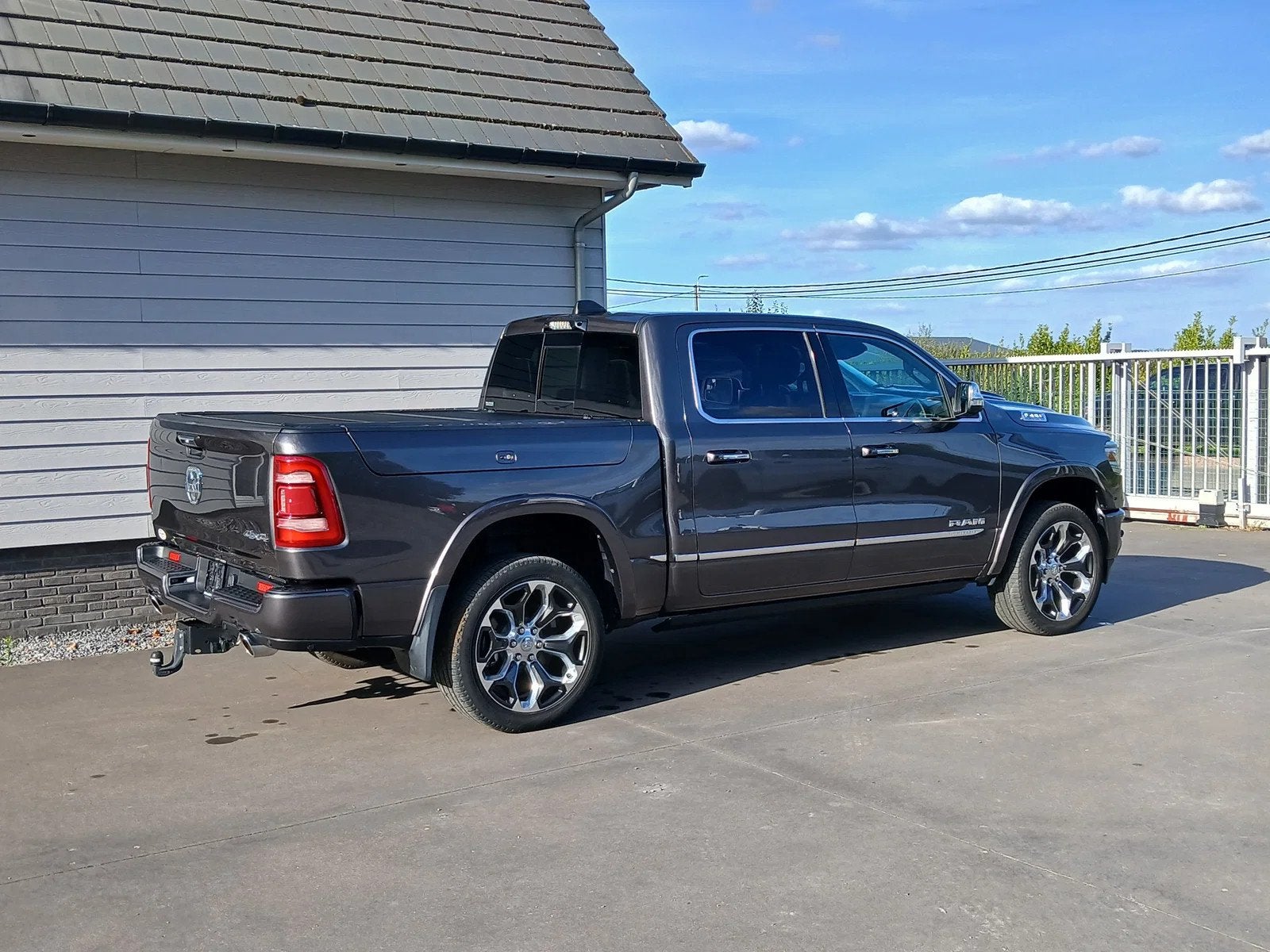 Dodge Ram RAM 1500 Limited (automatique), Autos, Achat, Entreprise, Autres carburants, Noir