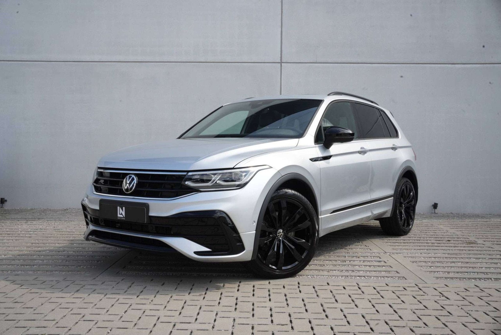 Volkswagen Tiguan Tiguan 2.0 TSI 4Motion R-Line | +- FULL OP, Auto's, Automaat, Gebruikt, Euro 6, 4 cilinders