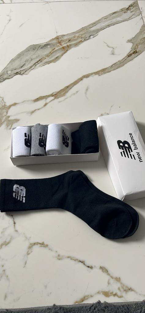 Chaussettes New balance jamais porté, Sports & Fitness, Cardiofréquencemètres, Enlèvement ou Envoi, Neuf, Autres marques