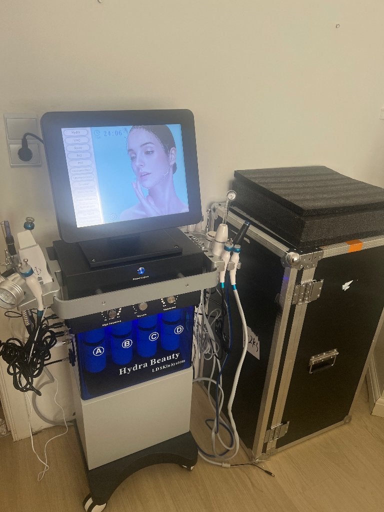 De Hydrafacial met 15 functies, Ophalen, Zo goed als nieuw