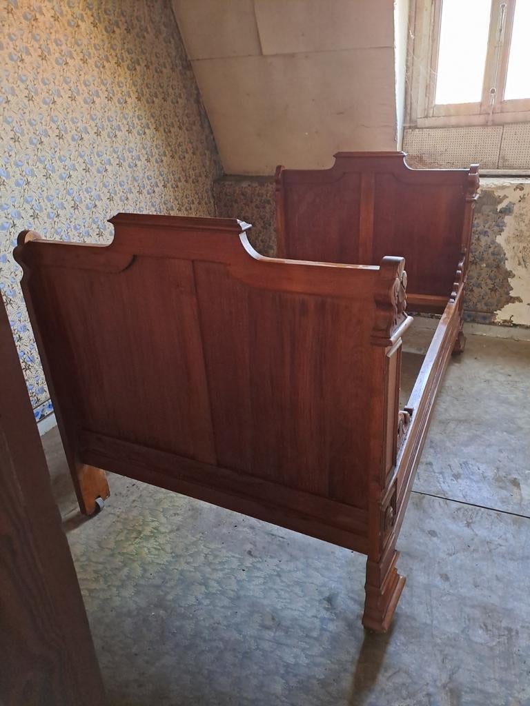 Antieke houten bedden, Ophalen