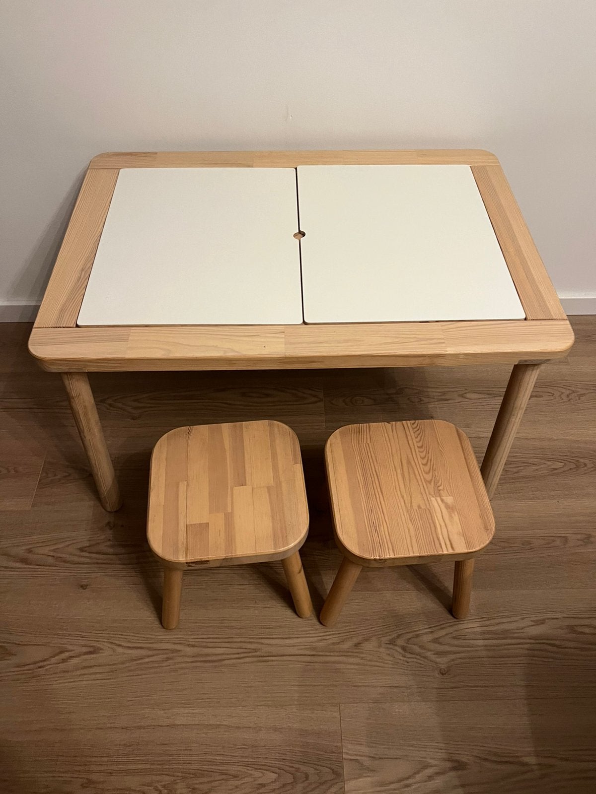Tafel met stoelen (Filsat Ikea), Kinderen en Baby's, Ophalen, Zo goed als nieuw