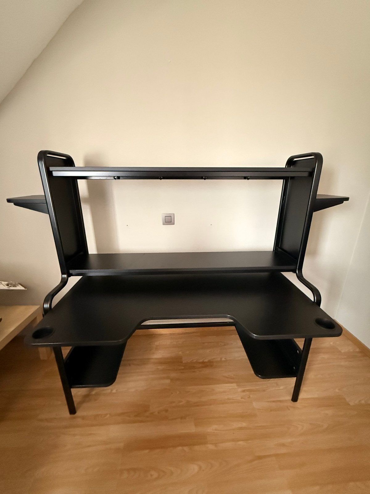 Gamebureau, Ophalen, Zwart, Gebruikt, Kabelgoot