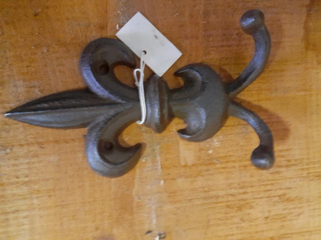 Drinkbak  ,‍ .smeedijzer .haken smeedijzer ., Dieren en Toebehoren, Ophalen