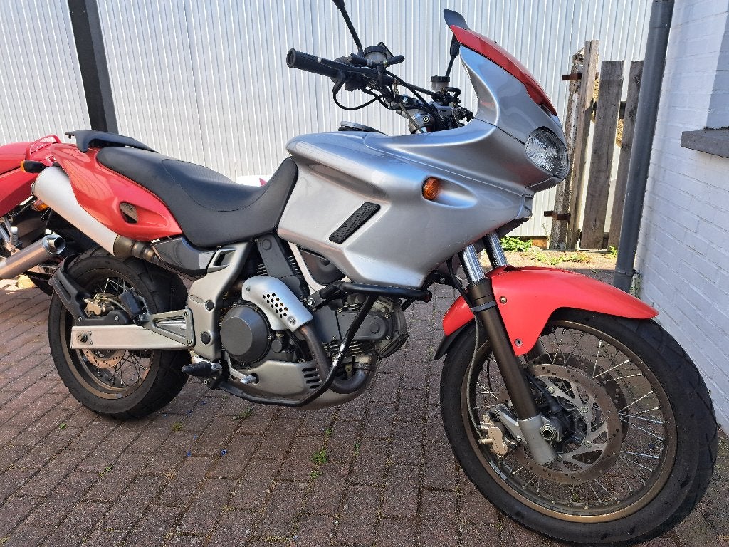 Cagiva Gran Canyon 900, Motoren, Handvatverwarming, 2 cilinders, Motorrijbewijs A, Gebruikt