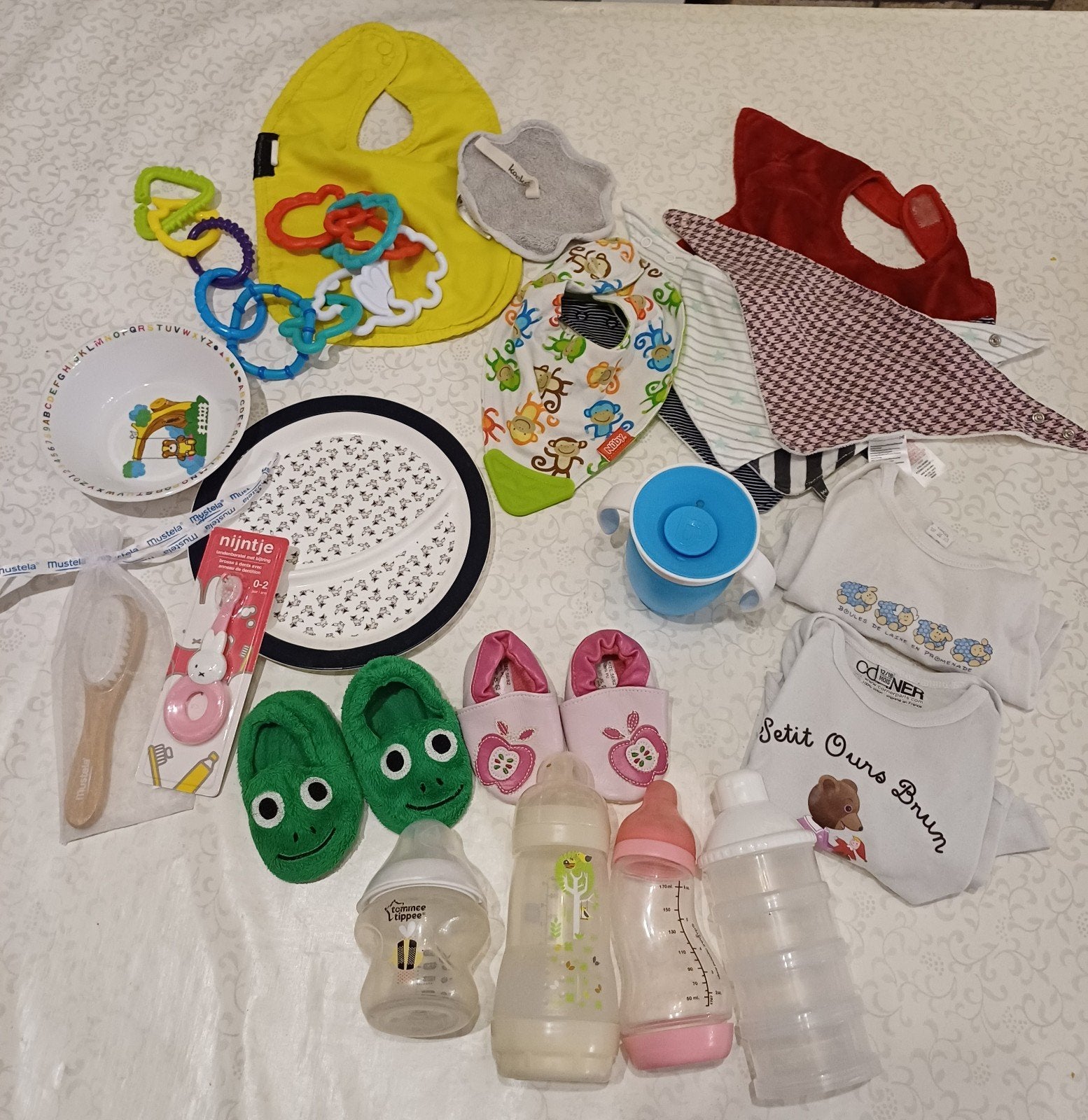 Babyspulletjes: beker, schoentjes, flessen, zeverdoekjes,..., Ophalen
