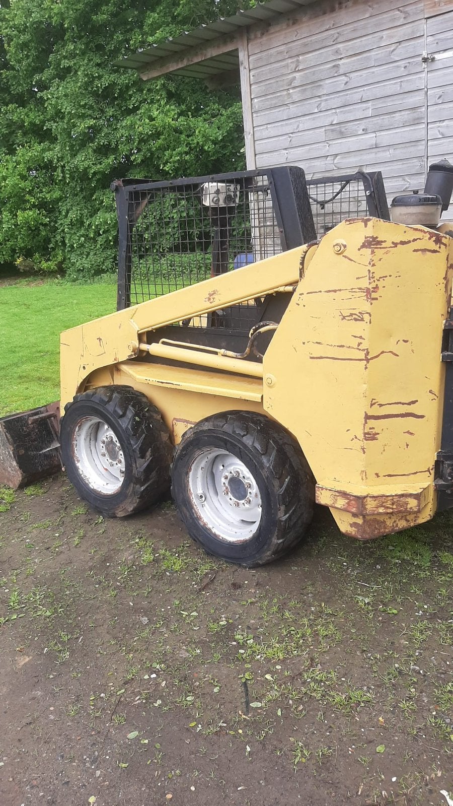 Bobcat Thomas 133, Zakelijke goederen, Ophalen