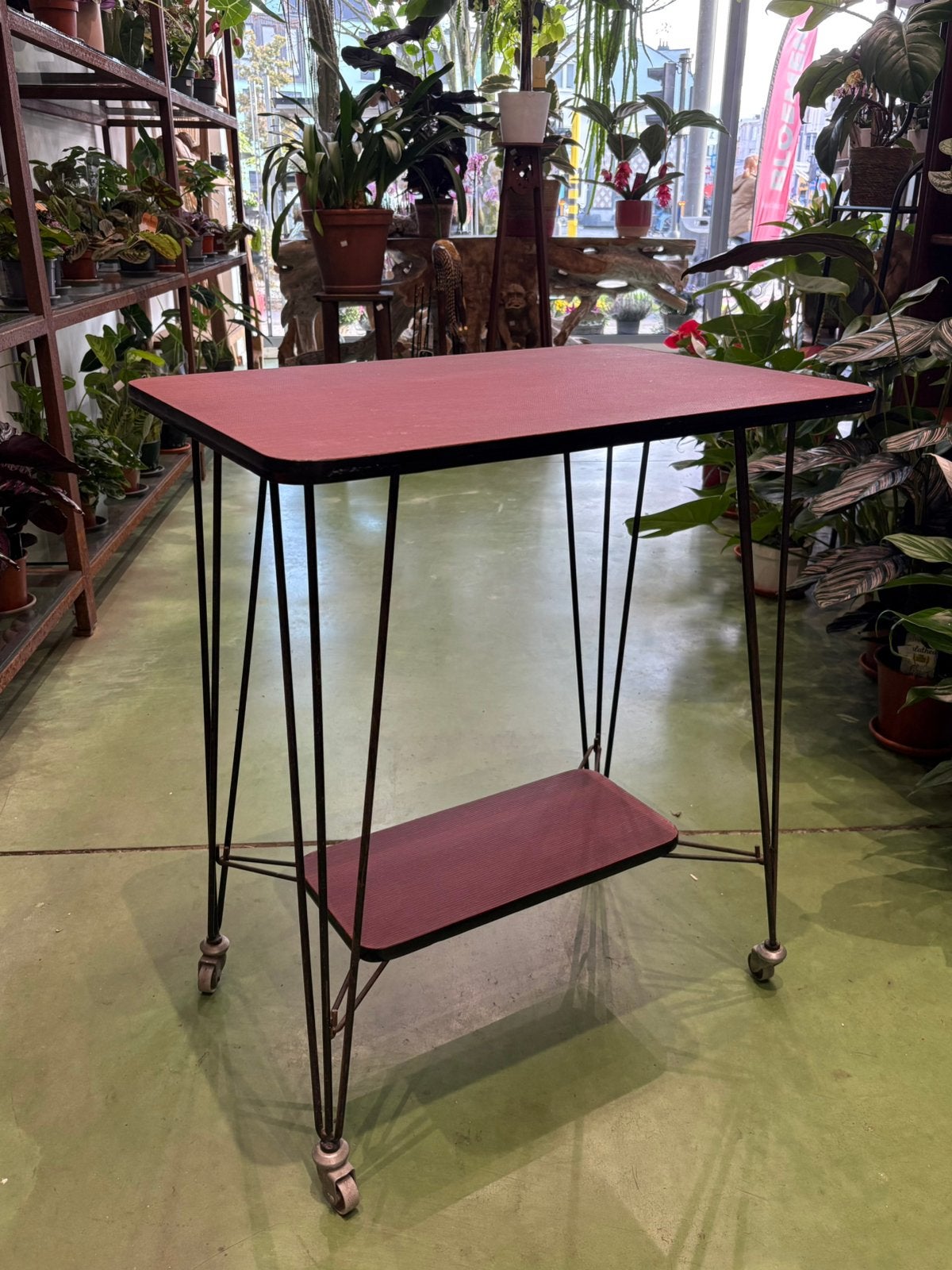 Vintage bijzettafel bordeaux/rood, Huis en Inrichting, Ophalen, Gebruikt, Rechthoekig, Vintage/retro