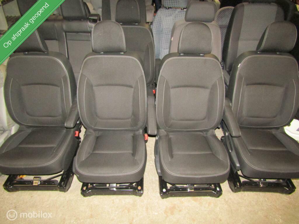 rechter stoel bijrijdersstoel stoel Trafic Vivaro Talento, Gebruikt, Renault, Ophalen of Verzenden, Renault