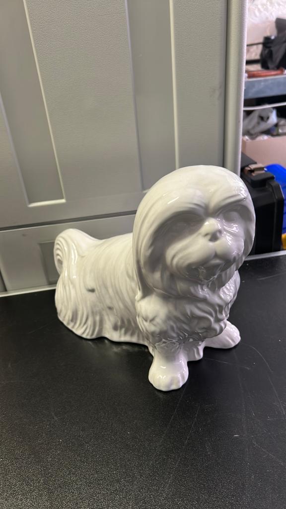 Vintage wit keramisch hondenbeeldje  Pekinees/Shih Tzu stijl, Enlèvement, Comme neuf