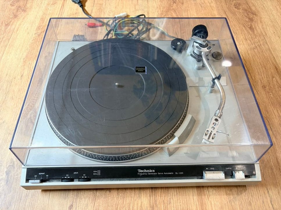Technics SL-220 platenspeler - klassieker in goede staat, Audio, Tv en Foto, Platenspelers, Zo goed als nieuw, Platenspeler, Technics