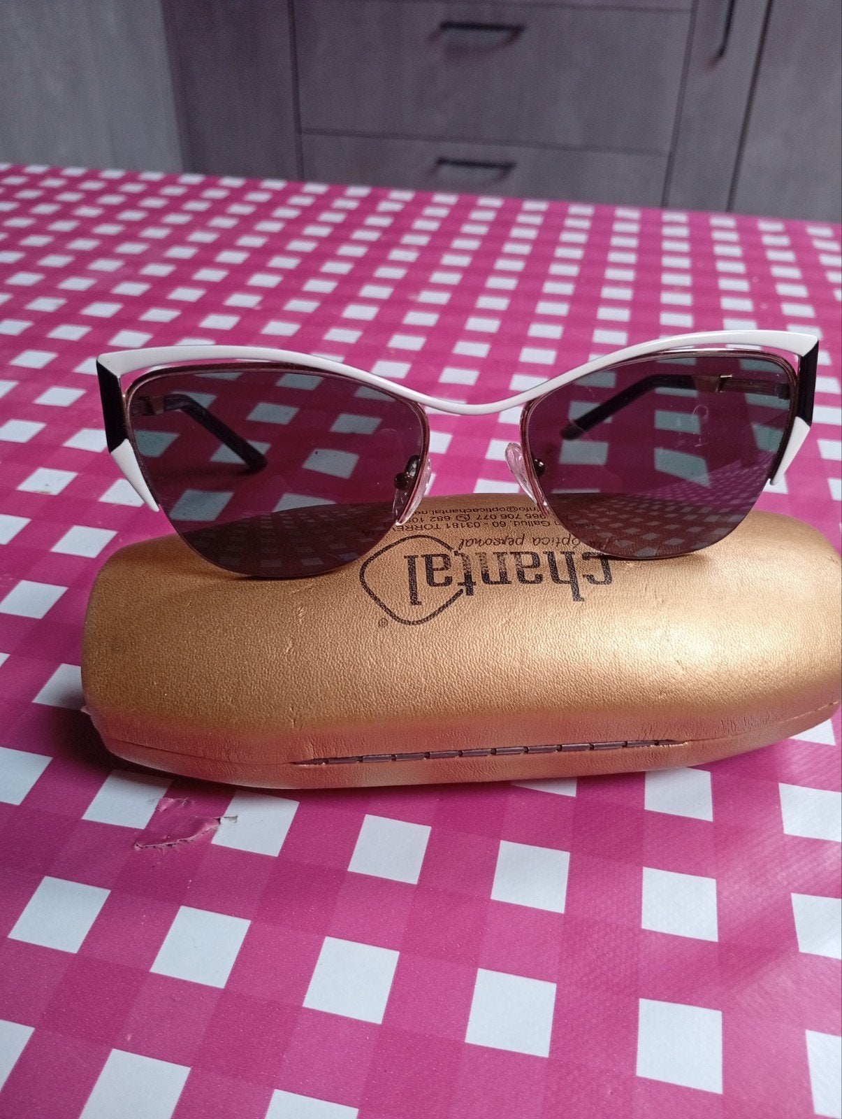Prada zonnebrillen, Handtassen en Accessoires, Zonnebrillen en Brillen | Dames, Ophalen of Verzenden, Wit, Prada