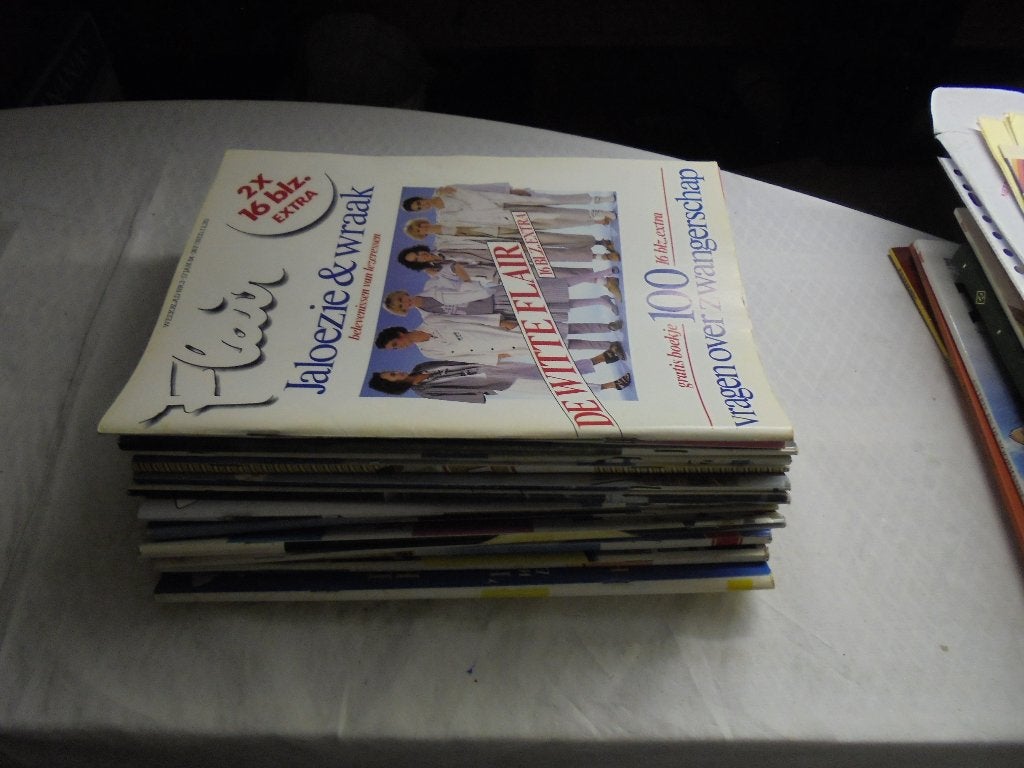 Tijdschriften Flair 1984, Ophalen of Verzenden, Gelezen, Damesbladen