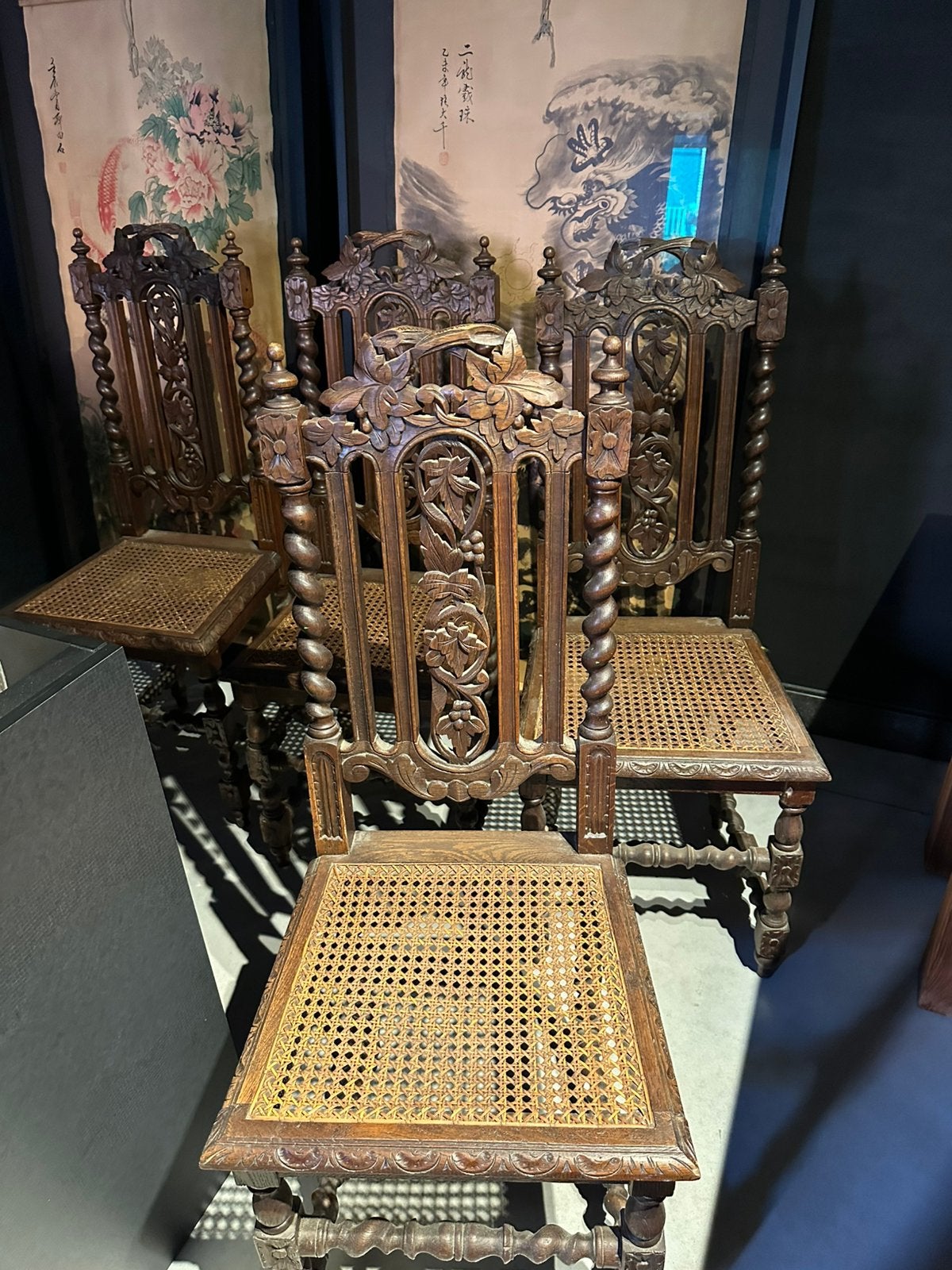 4 chaises anciennes, Enlèvement