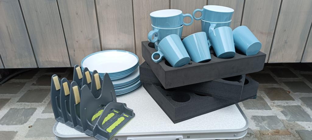 Set borden en koppen., Caravans en Kamperen, Kampeeraccessoires, Ophalen of Verzenden